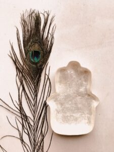 Hamsa-schaaltje-Capiz-wit
