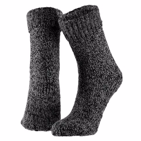 Warme wollen sokken antislip op de zool van Apollo. Blijf aangenaam warm gedurende de dag, in bed ’s nachts of op de yogamat. De wollen sok antraciet is een basic musthave om je voeten op temperatuur te houden. De sokken zijn gemaakt van Natural Wool, dit maakt dat de wollen sokken uiterst comfortabel zijn om te dragen en ook nog eens oersterk zijn. Hierdoor heb je lang plezier van deze duurzame wollen sokken. Wanneer je deze warme wollen sokken antislip goed verzorgd gaan ze jaren mee.