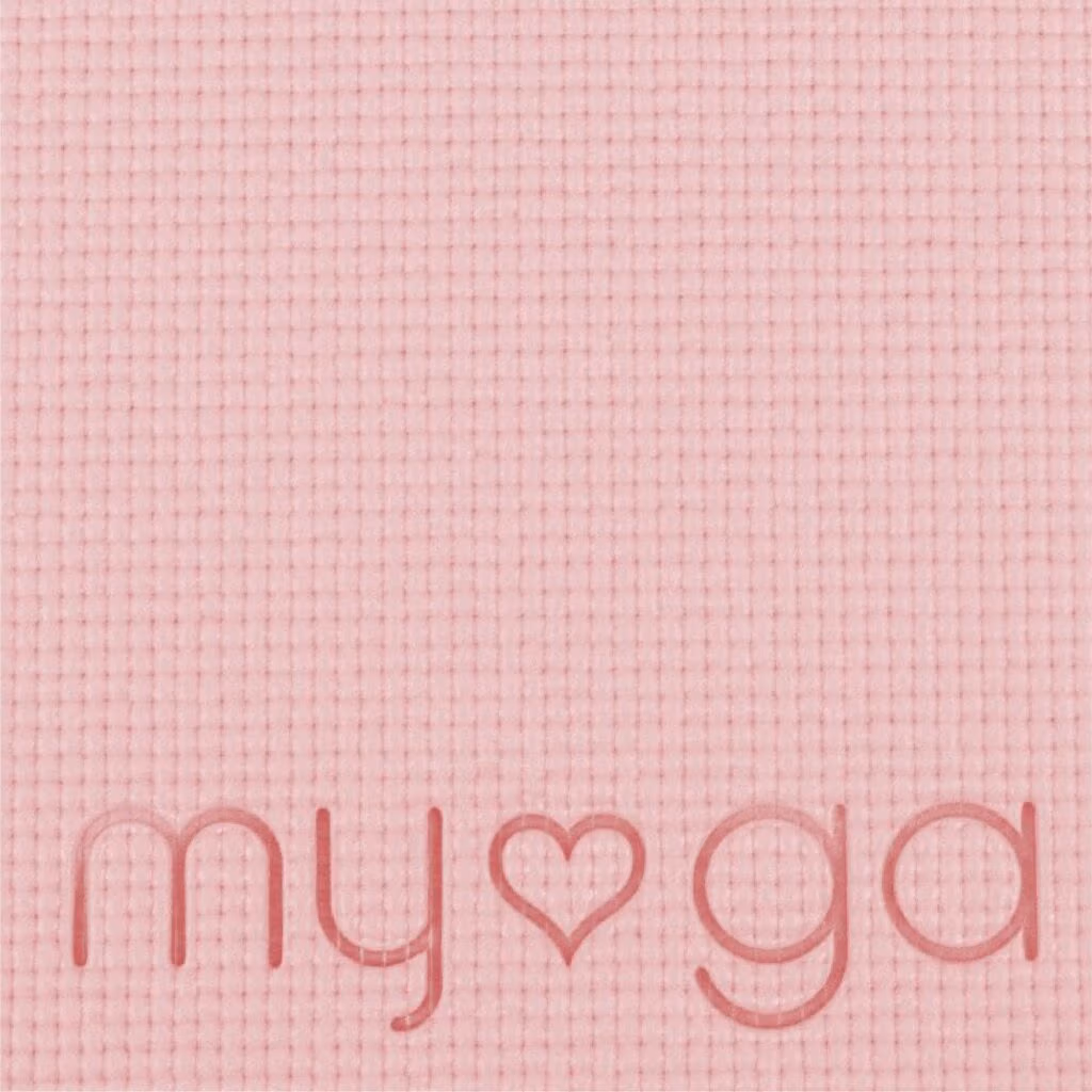 Roze yogamat 4 mm voor yoga, pilates en stretchen zonder schoenen. Materiaal is PVC, milieuvriendelijk geproduceerd.