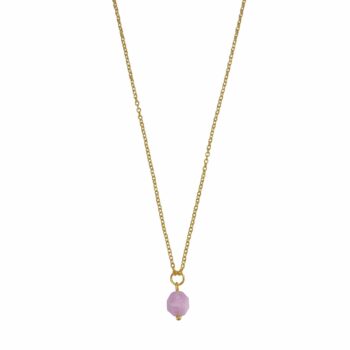 Goud kleurige ketting Chalcedoon. De steen is roze en facet geslepen, hierdoor fonkelt de steen mooi. De ketting is 50 cm + extra lengte en gemaakt van stainless steel.