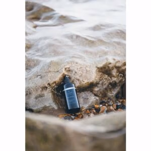 Magnesium Sea brine spray van Zechstein Inside® in een luxe MIRON glazen flesje. Het is een natuurlijke manier om beter te slapen, spierkrampen te verminderen en een algeheel ontspannen gevoel te ervaren. De spray kan eenvoudig worden aangebracht op de huid en is geschikt voor dagelijks gebruik