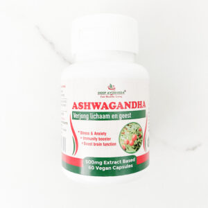 Pot met biologische ashwagandha capsules van 500 mg. Ashwagandha is een adaptogeen kruid dat traditioneel wordt gebruikt ter ondersteuning van het immuunsysteem, stressvermindering en het verhogen van de energie. Deze capsules zijn gemaakt van biologisch geteelde ashwagandha wortel en zijn geschikt voor vegetariërs en veganisten.