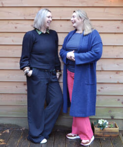 Nans en Mo de hosts van het self-care weekend in het bos.
