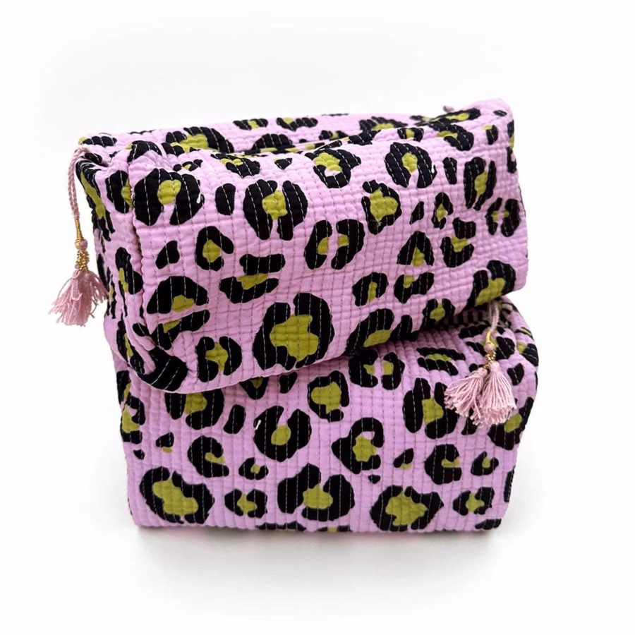 Handgemaakte make-uptasje 'Oh Leo Cosmic Lilac'