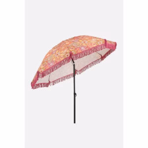 Parasol met bloemen van Mica Decorations in gekantelde stand, verstelbaar voor optimale schaduw.
