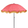 Roze parasol met hartjes en ruches van Mica Decorations, zomers en speels.